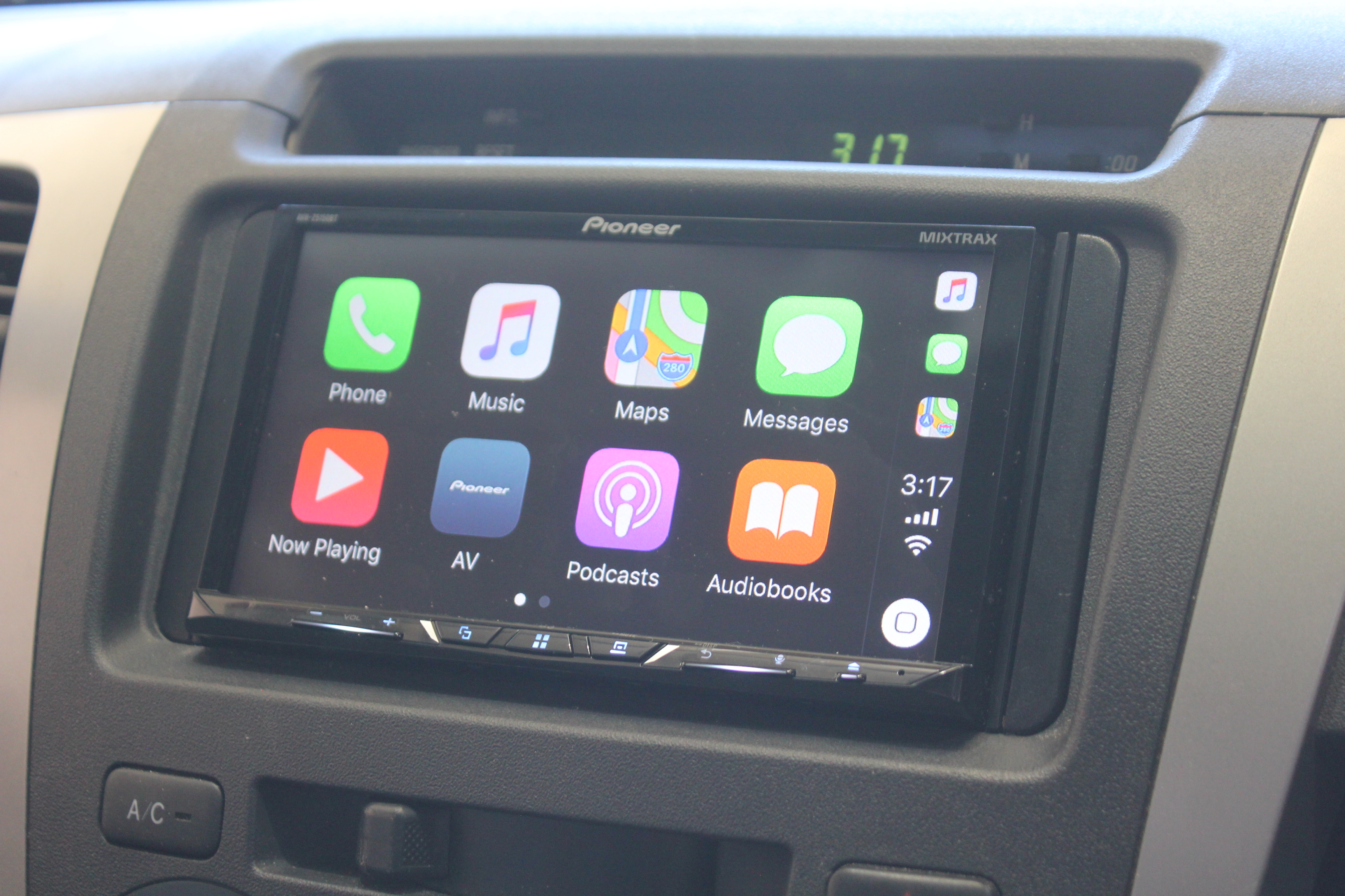 apple car play and reverse camera