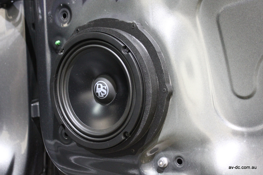 tiguan custom speaker mounts